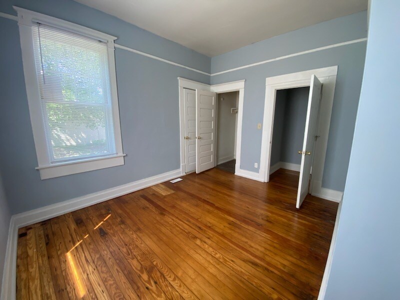 Building Photo - 327 Ellis St