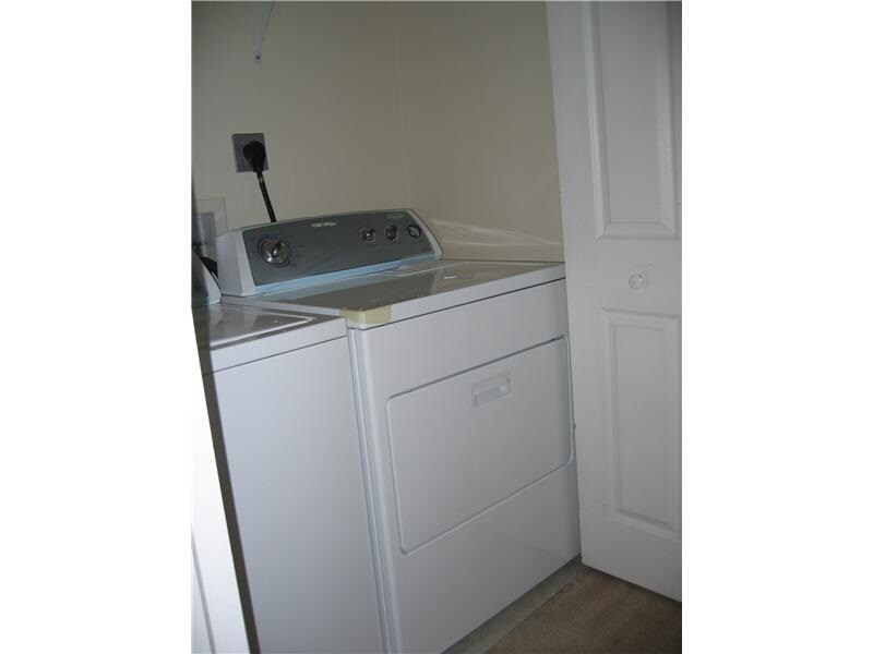 Building Photo - 2271 NE 42nd Cir