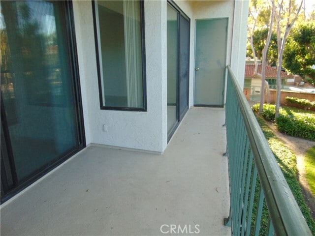 Building Photo - 2203 Apricot Dr