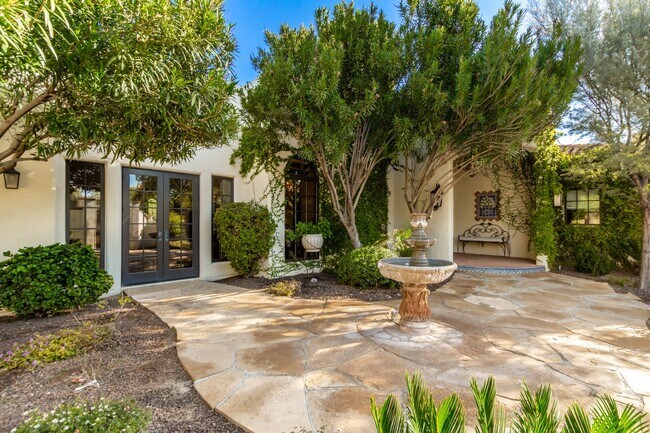 Building Photo - MUST SEE!!! FULLY-FURNISHED LUXURIOUS 6 Be...
