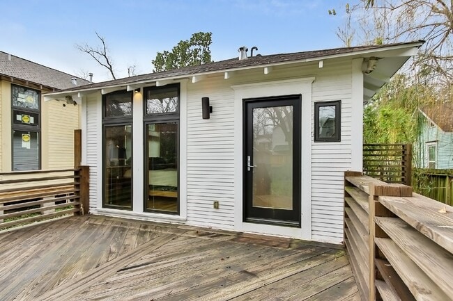 Building Photo - 811 E 23rd St