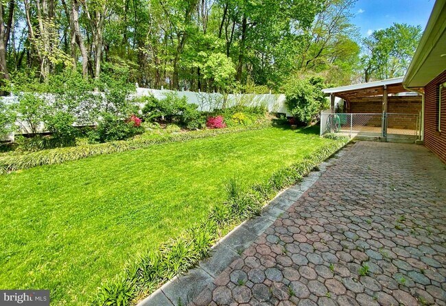 Building Photo - 6312 Old Dominion Dr