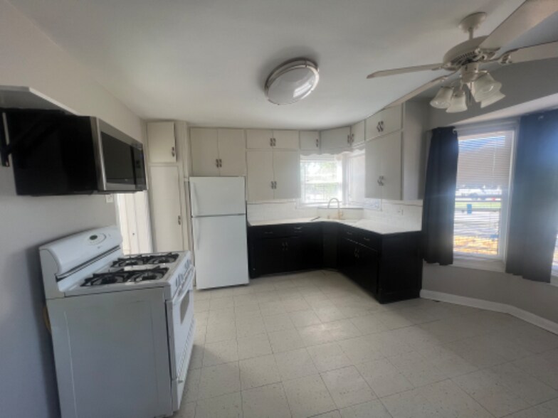 Building Photo - 142 Avant Ave