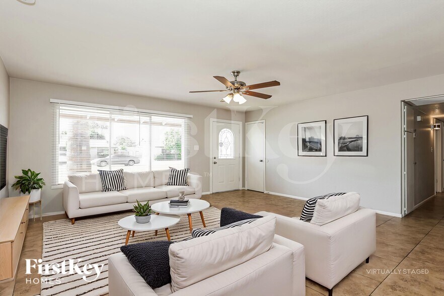 Building Photo - 4606 W Rose Ln