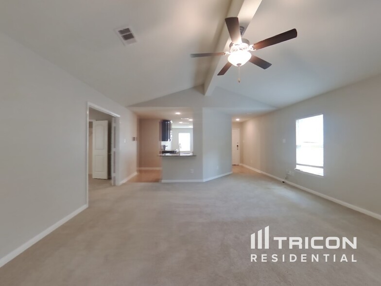 Building Photo - 23091 Bellini Dr