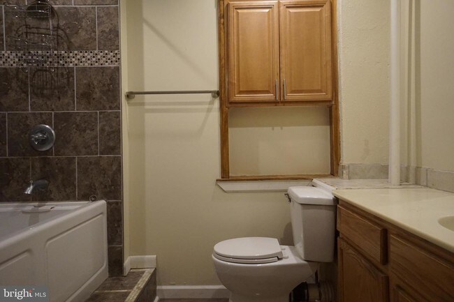 Building Photo - 2152 E Dauphin St