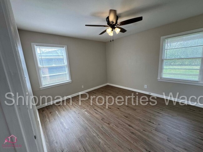 Building Photo - 1106 N 60th St