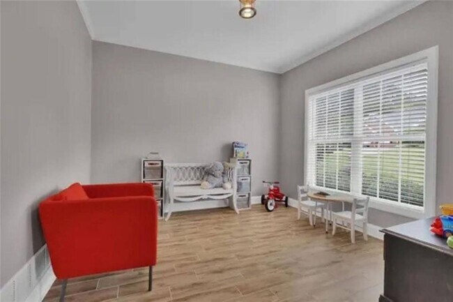 Building Photo - 828 Windsor Oak Cir