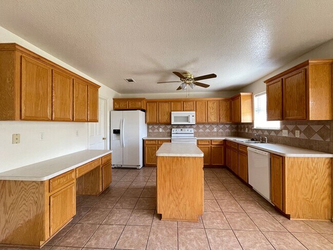 Building Photo - 3-Bedroom House for Rent in Nolanville, TX