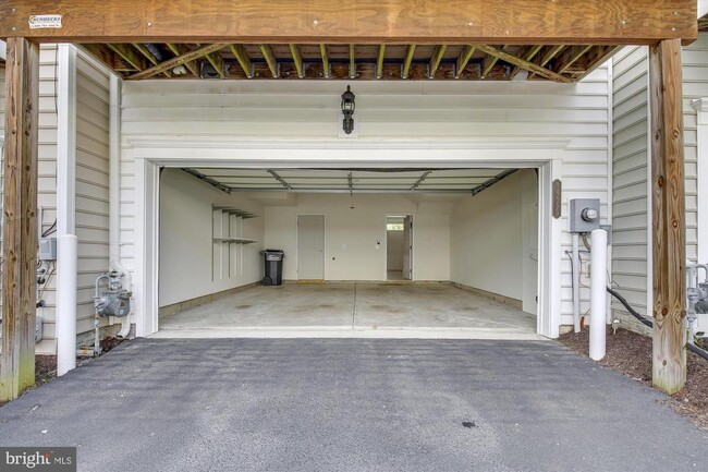 Building Photo - 14855 Potomac Branch Dr