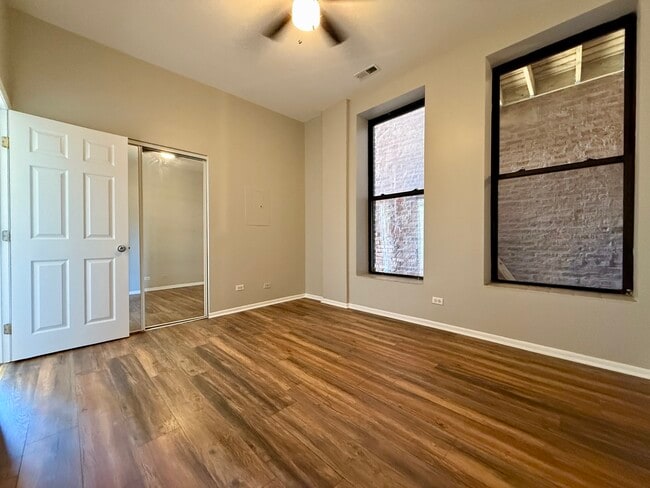 Building Photo - 556 W 37th St