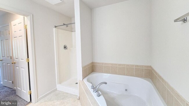 Building Photo - 1227 Cross Creek Dr