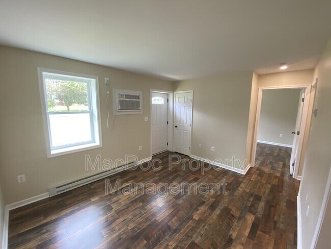 Building Photo - 114-116 Loch Lane Drive Apt 5