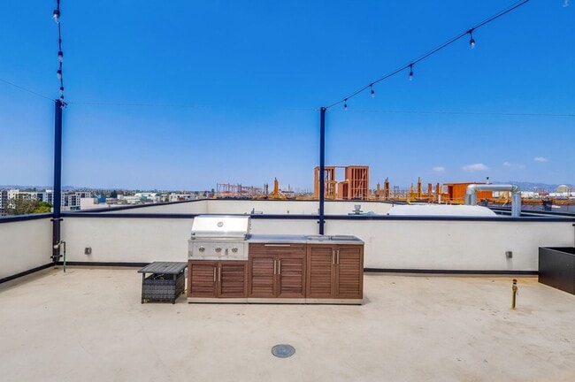 Building Photo - Brand New Loft in Prime Koreatown with DTLA Skyline Views Available! Must See! Call Today