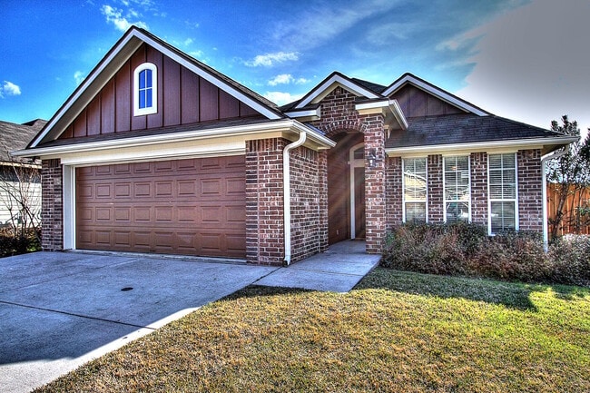 Building Photo - 112 Brookside Dr