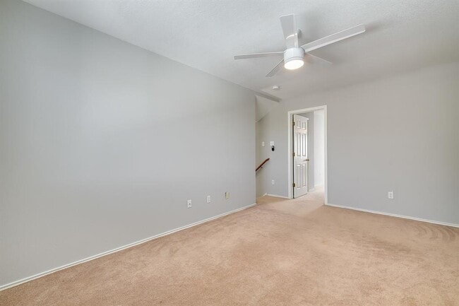 Building Photo - 1504 E 19th St