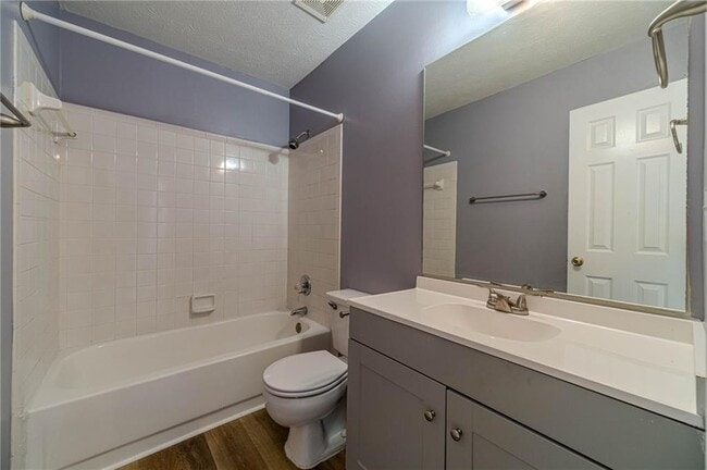 Building Photo - 3101 Brooks Dr