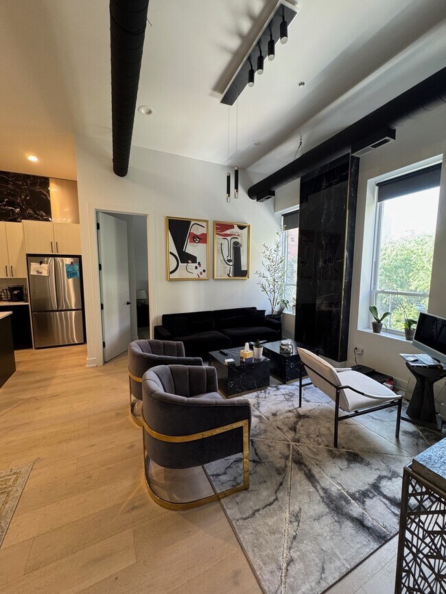 Building Photo - 77 W Chestnut St