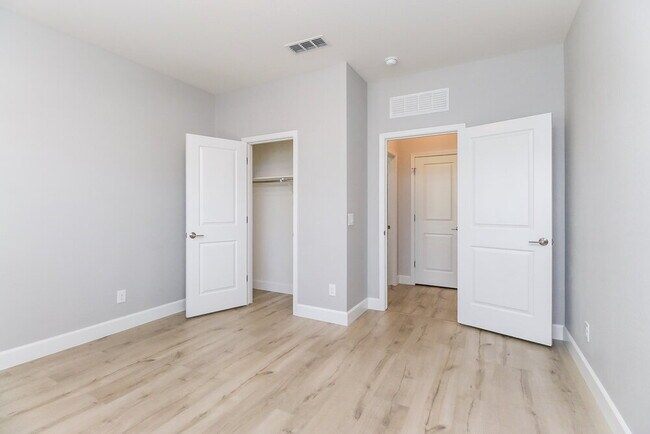 Building Photo - 4503 W Feather Plume Dr