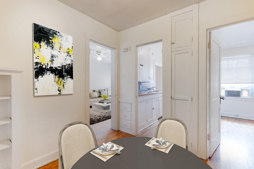 Building Photo - East Evans Apartments