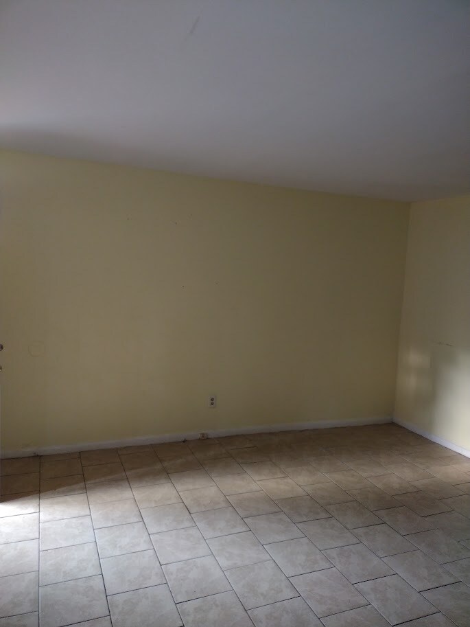 Building Photo - 115 Bart St