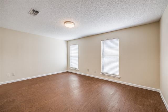Building Photo - 6809 S Creek Dr