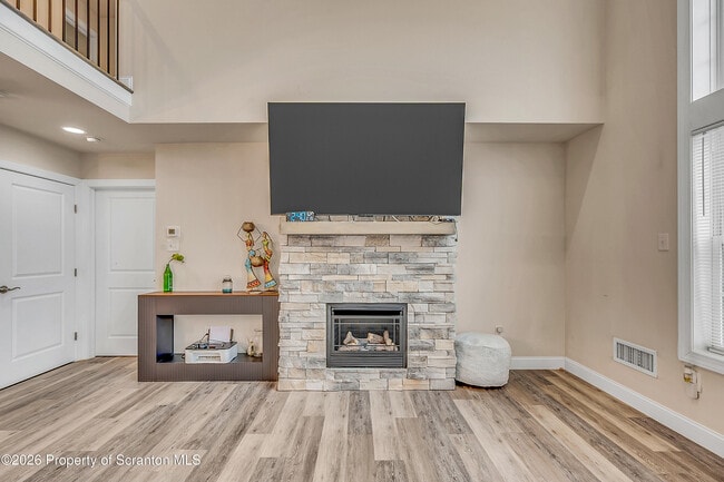 Building Photo - 12 Anna Dr