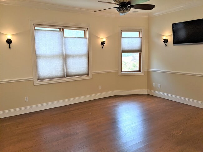 Building Photo - 2912 21st Ave