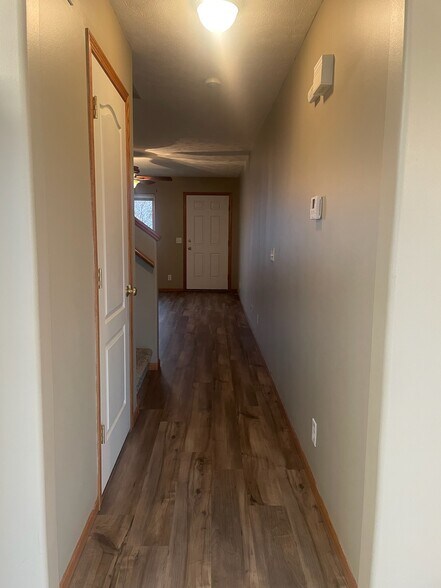 Building Photo - 6630 Shadow Pines Place