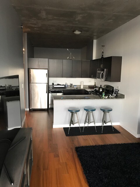 Building Photo - 235 W Van Buren St