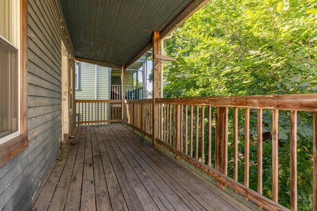 Building Photo - Massive 5 Bed / 2 Bath Duplex in Mission Hill — 2,000 Sq Ft, In-Unit Laundry, Updated Kitchen, Pr...