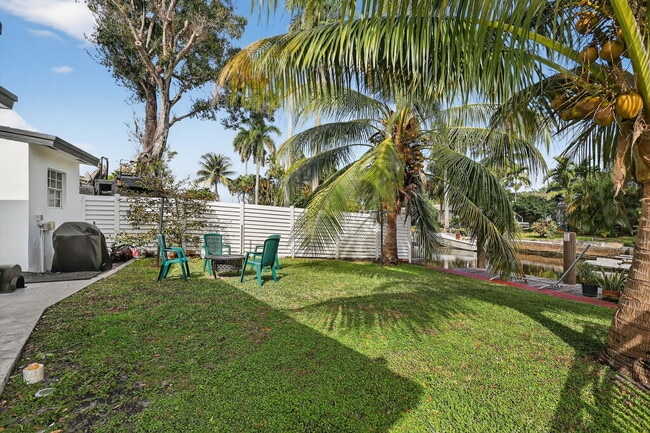 Building Photo - 4540 SW 28th Terrace