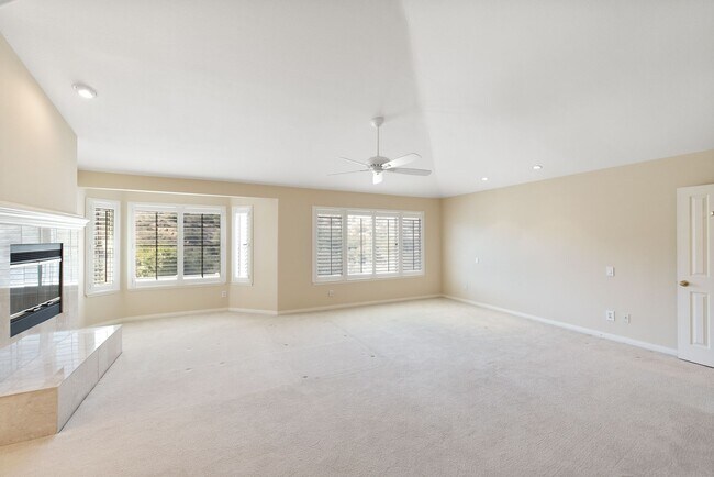 Building Photo - 2663 Yellowwood Dr