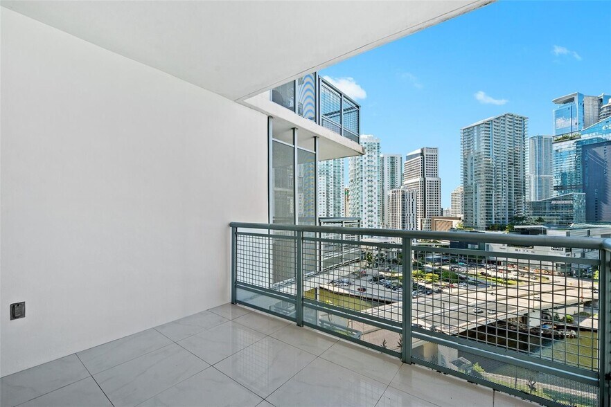 Building Photo - 350 S Miami Ave