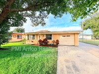 Building Photo - 2265 3rd St NE