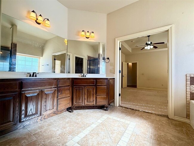 Building Photo - 620 Summit Crest Ln