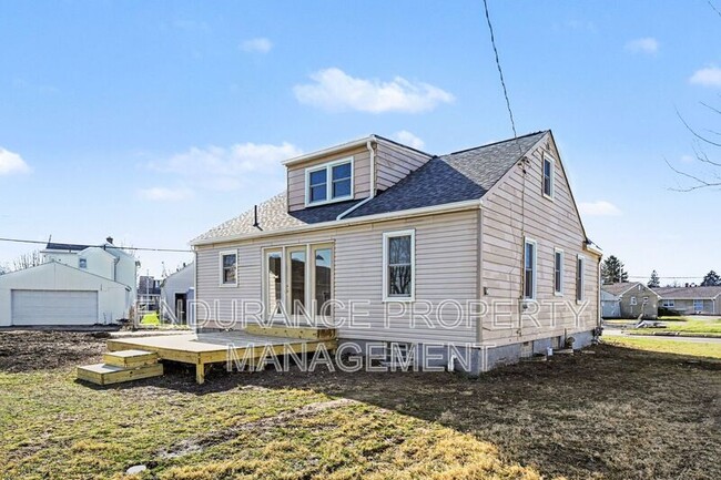 Building Photo - 2710 Hazel Ave