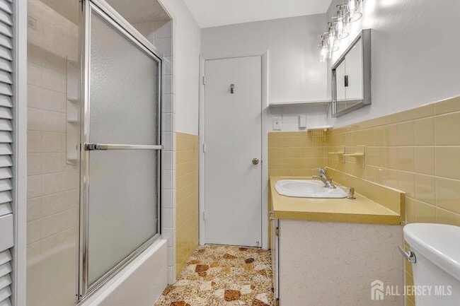 Building Photo - 118 Arlington Ave