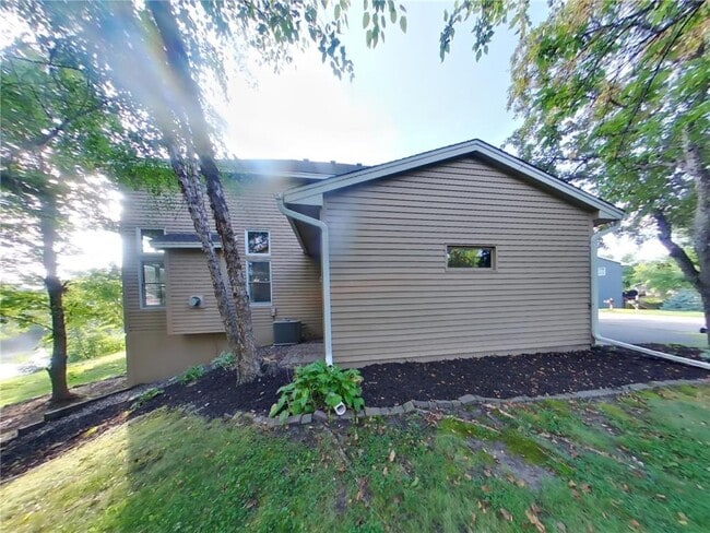 Building Photo - 3420 Olive Ln N