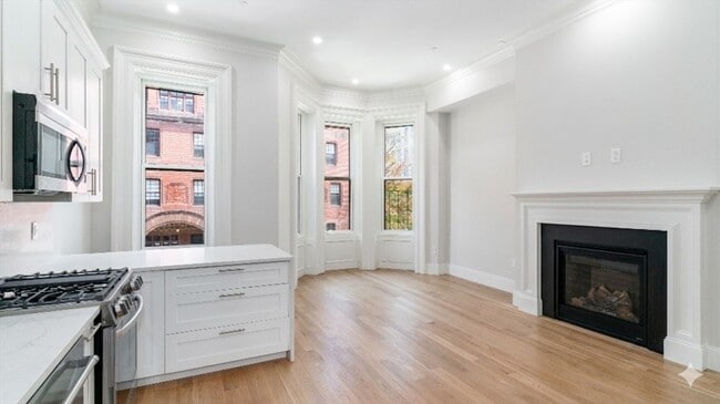 Building Photo - 232 Clarendon St