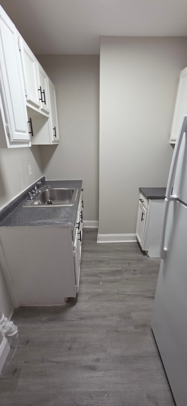 Building Photo - 1828 W Lombard St