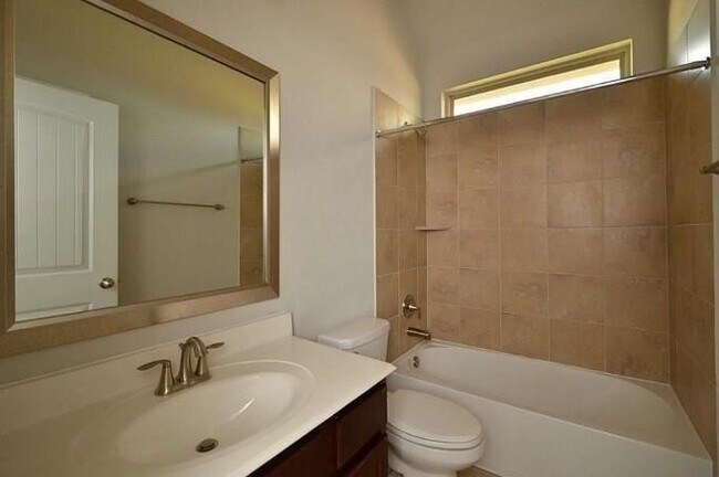 Building Photo - 16911 Lady Bird Lake Ct