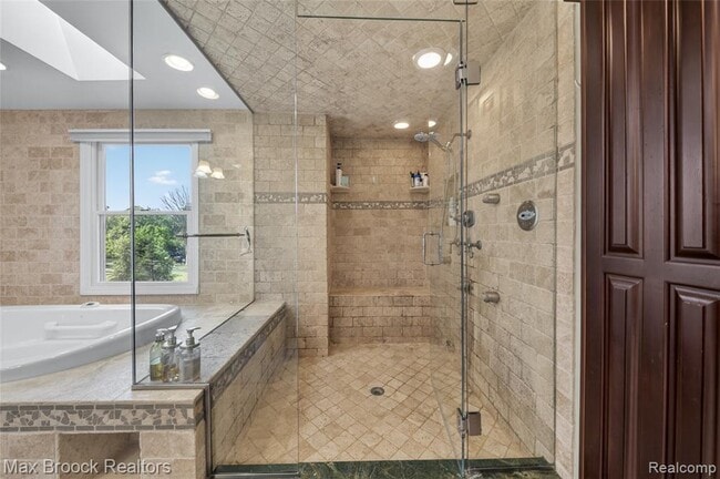 Building Photo - 30118 Kingsway Dr