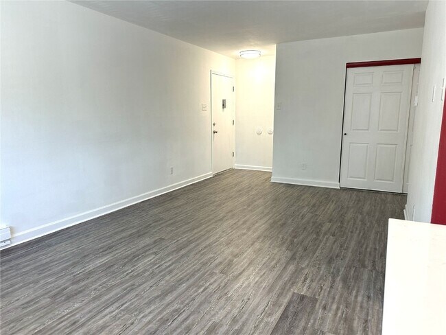Building Photo - 7571 Hazelcrest Dr
