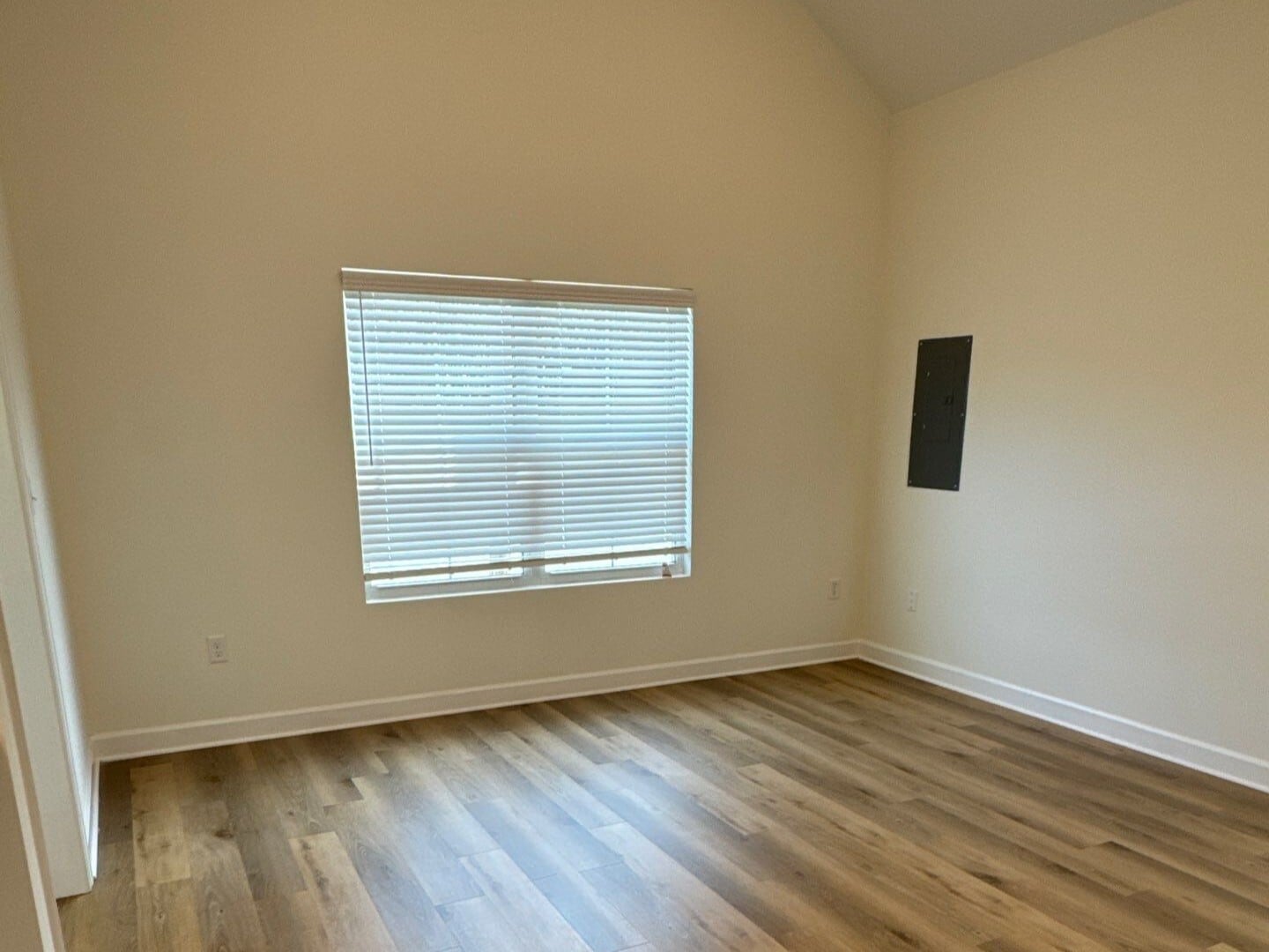 Building Photo - 117 Otis St