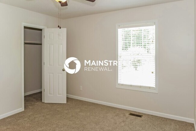Building Photo - 4 Bedroom Pet-Friendly Home in ATHENS, AL with Main Street Renewal