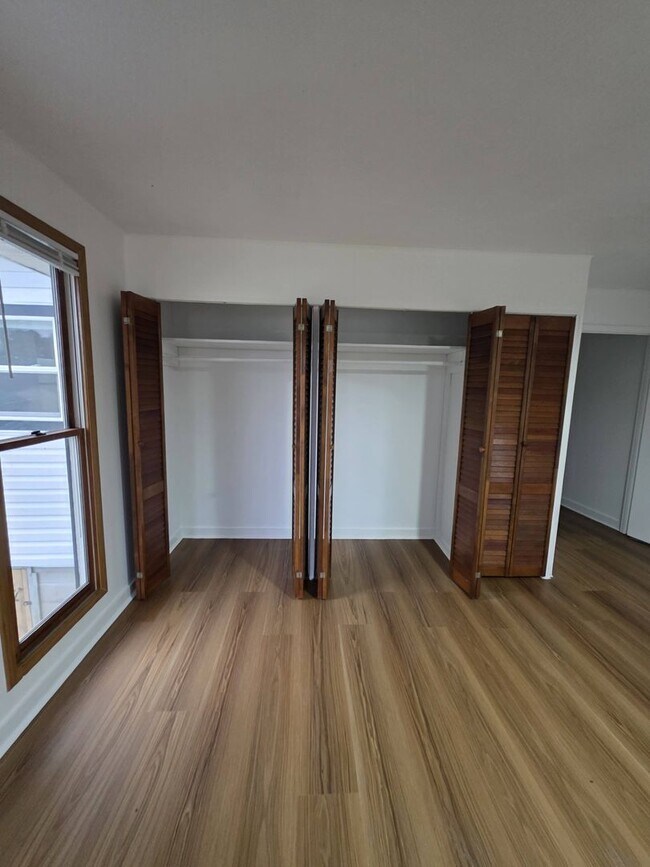 Building Photo - 986 Old Mail Rd