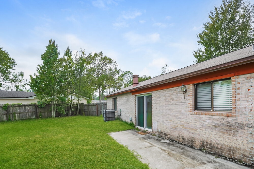 Building Photo - 3610 N Ride Dr