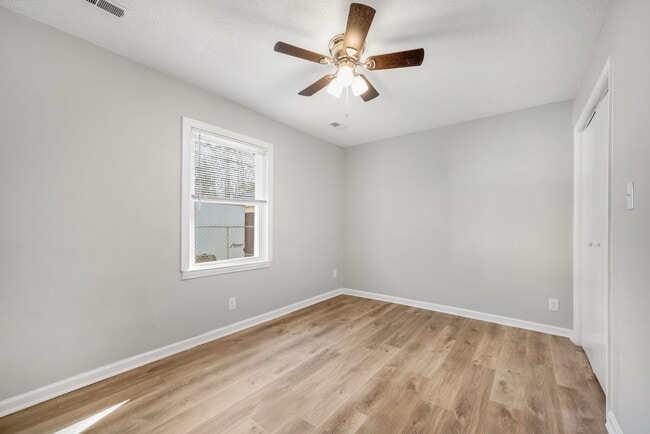 Building Photo - 1204 Glenarden Dr