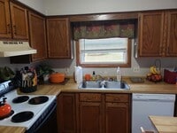 Building Photo - 1122-1124 Waunakee Duplex